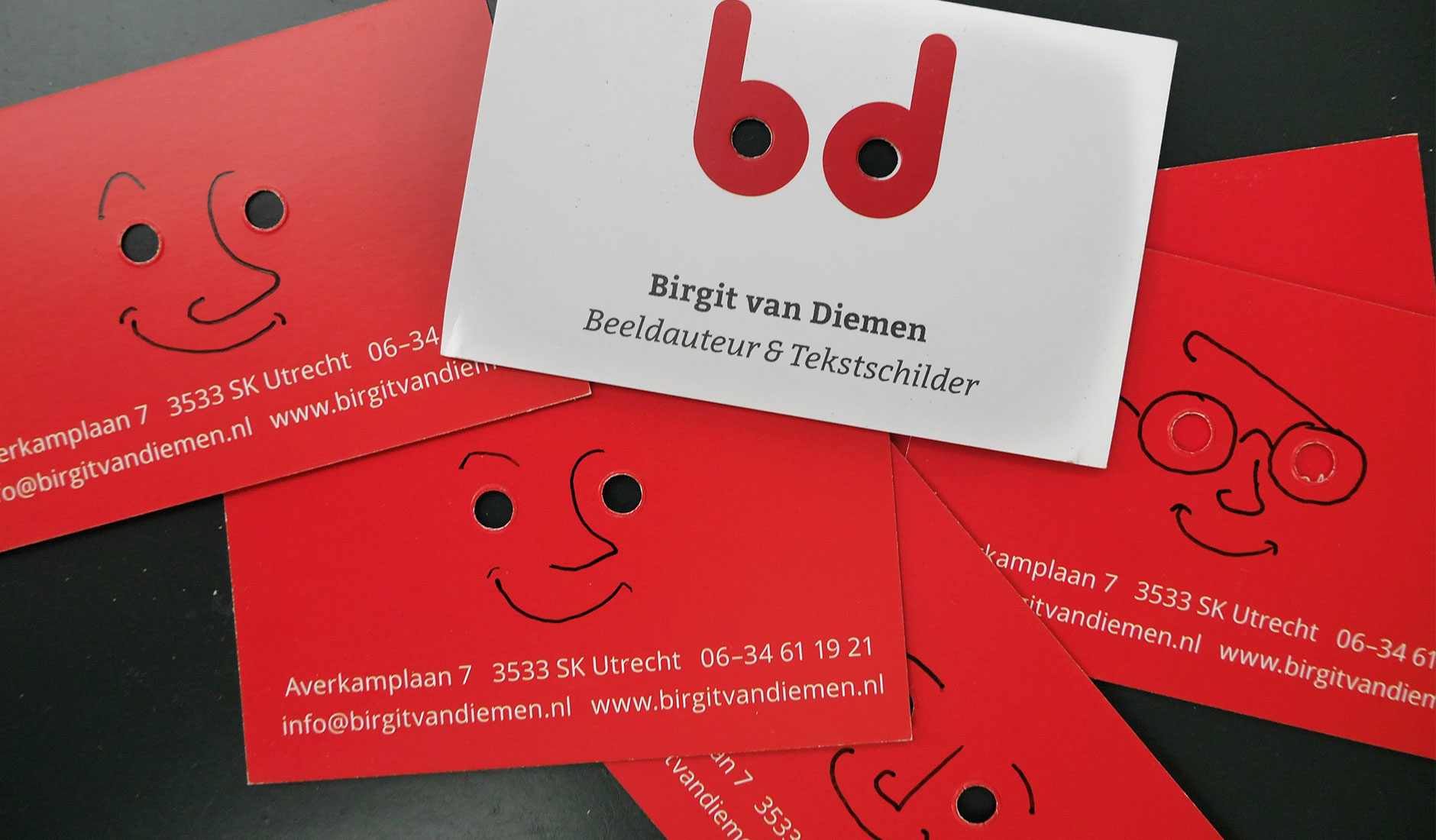 Gesigneerde visitekaartjes.